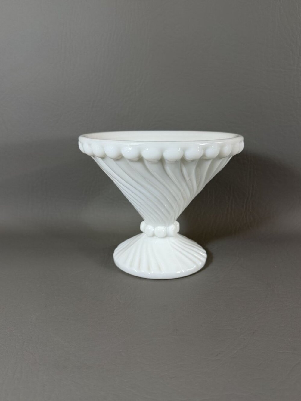 Vintage Westmoreland Milk Glass Ball Swirl Pedestal Candy Dish Compote Bowl - Picture 2 of 10